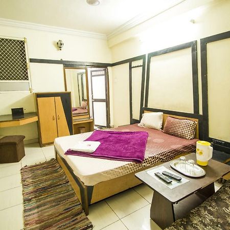 Hotel Gujarat Palace Ujjain Dış mekan fotoğraf