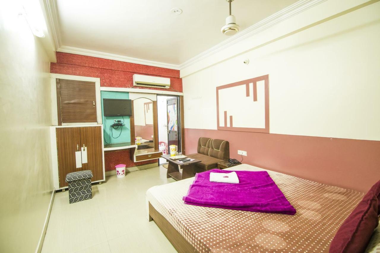 Hotel Gujarat Palace Ujjain Dış mekan fotoğraf