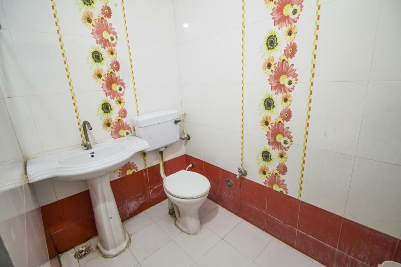 Hotel Gujarat Palace Ujjain Dış mekan fotoğraf