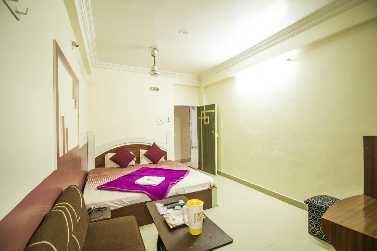 Hotel Gujarat Palace Ujjain Dış mekan fotoğraf