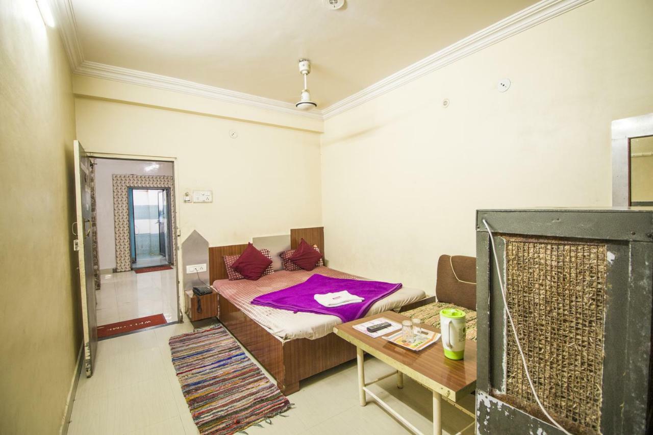Hotel Gujarat Palace Ujjain Dış mekan fotoğraf