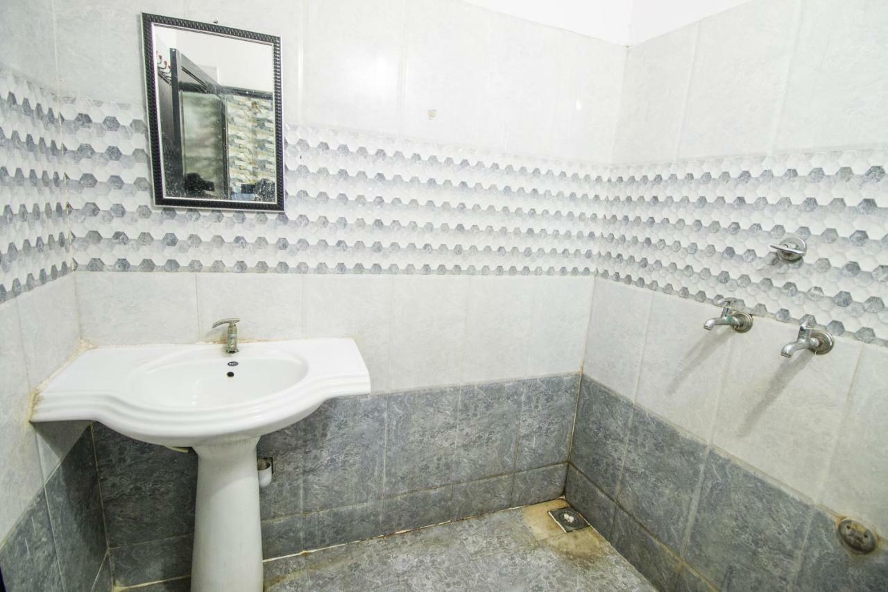 Hotel Gujarat Palace Ujjain Dış mekan fotoğraf