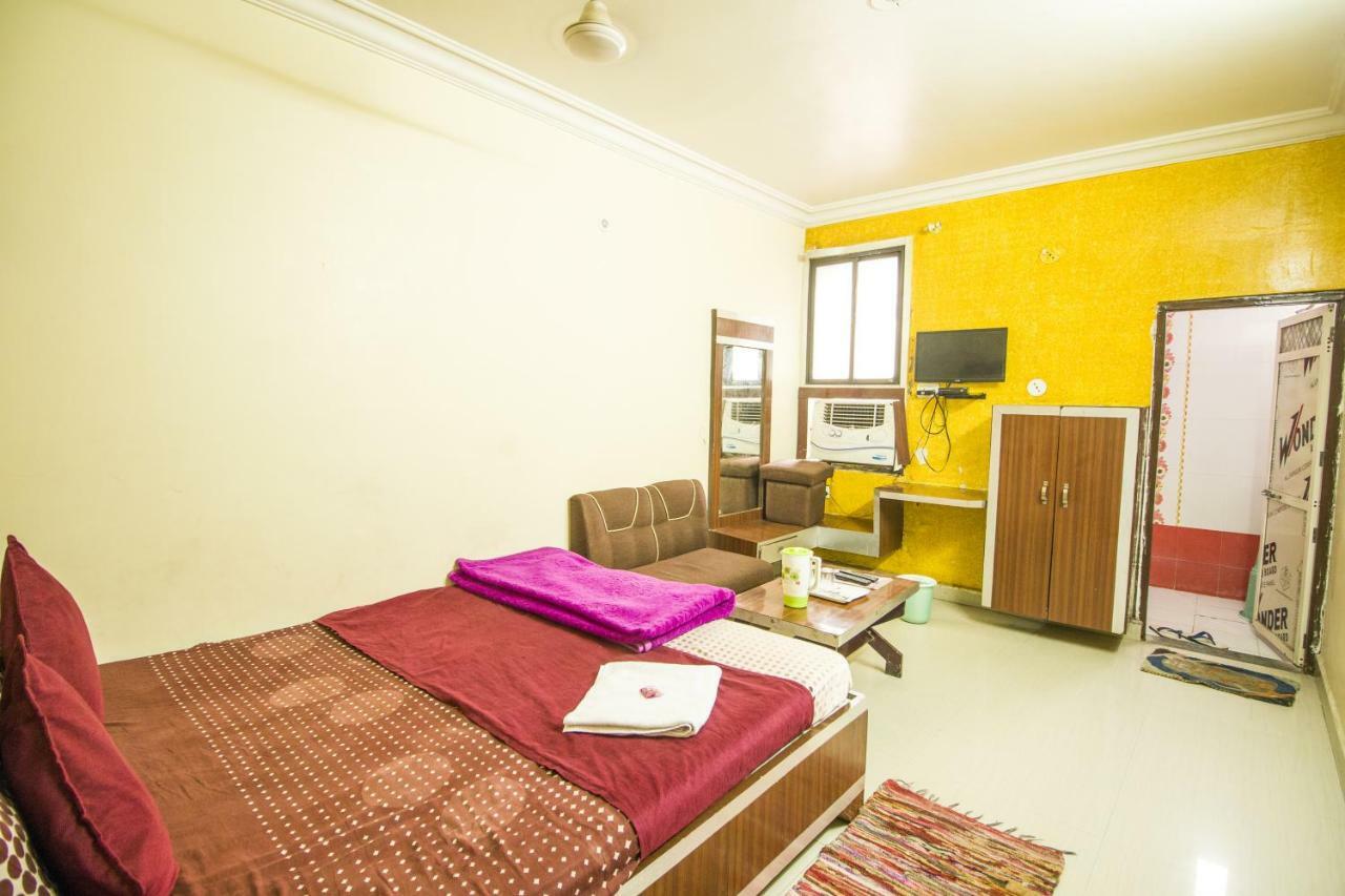 Hotel Gujarat Palace Ujjain Dış mekan fotoğraf
