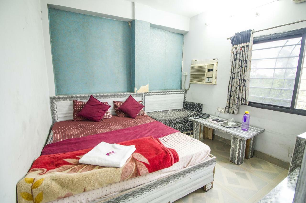 Hotel Gujarat Palace Ujjain Dış mekan fotoğraf