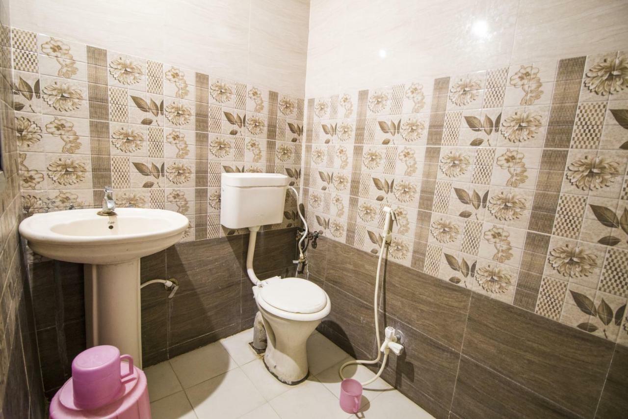Hotel Gujarat Palace Ujjain Dış mekan fotoğraf