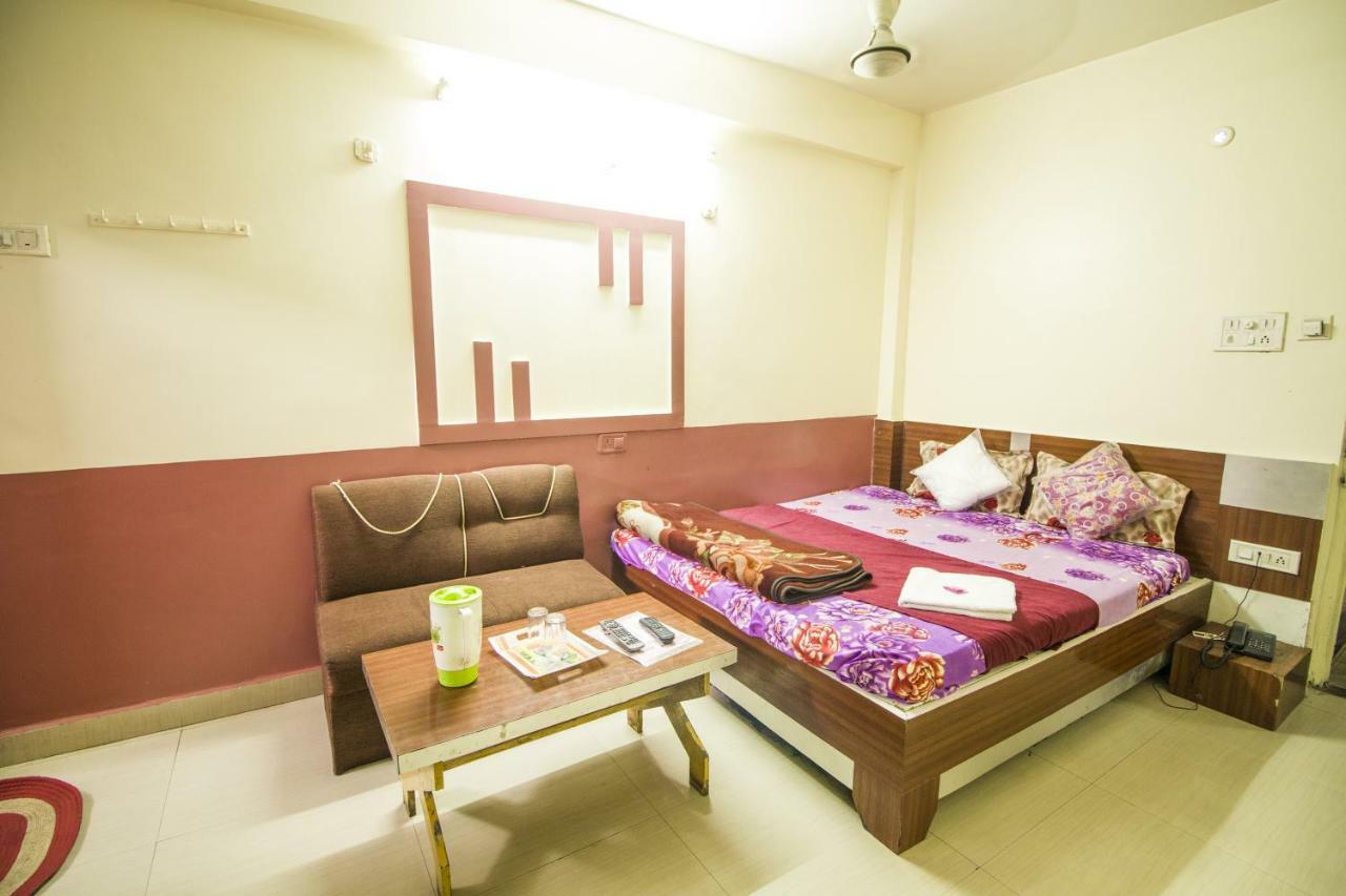 Hotel Gujarat Palace Ujjain Dış mekan fotoğraf